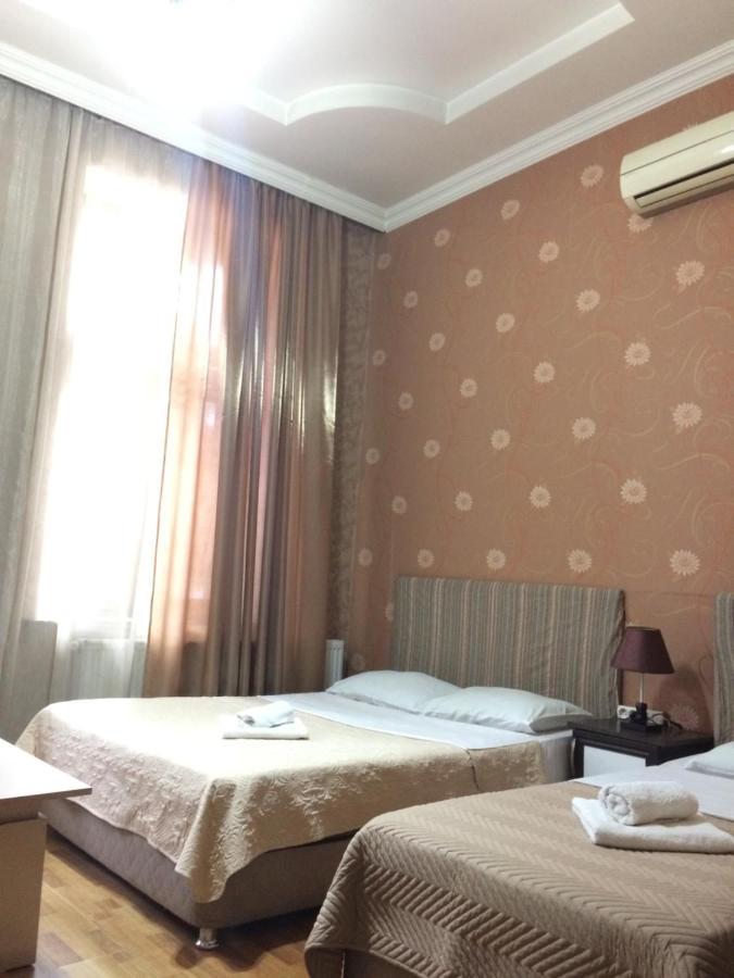 Hotel Albatros Batoumi Extérieur photo
