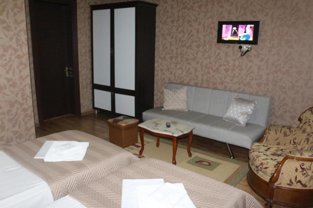 Hotel Albatros Batoumi Extérieur photo