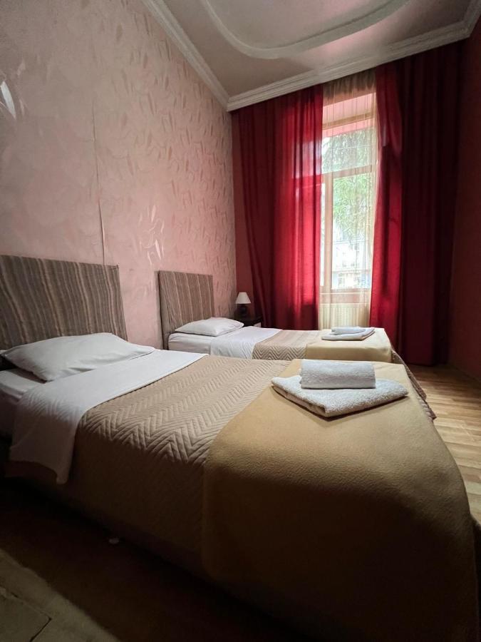 Hotel Albatros Batoumi Extérieur photo