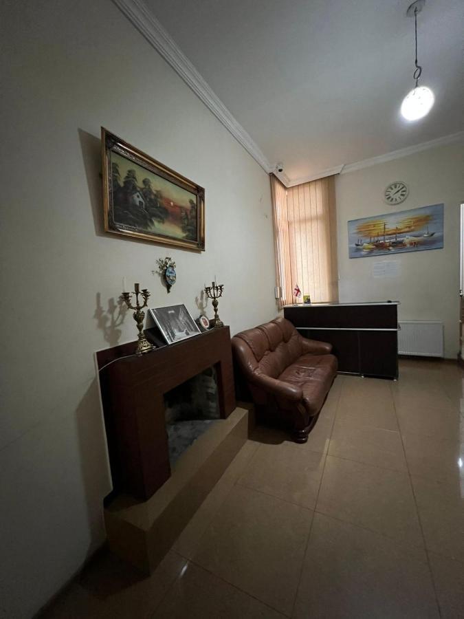 Hotel Albatros Batoumi Extérieur photo