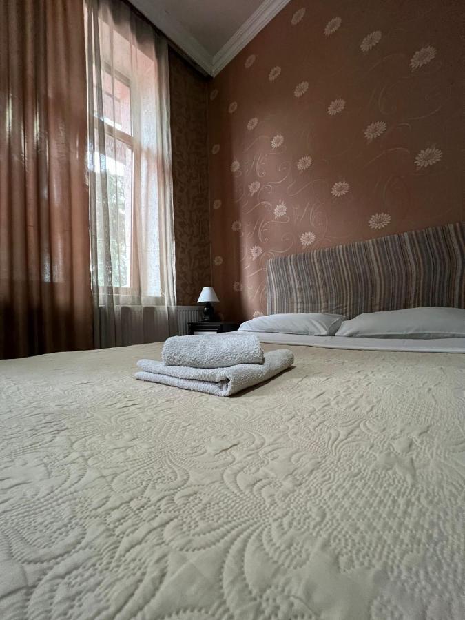Hotel Albatros Batoumi Extérieur photo