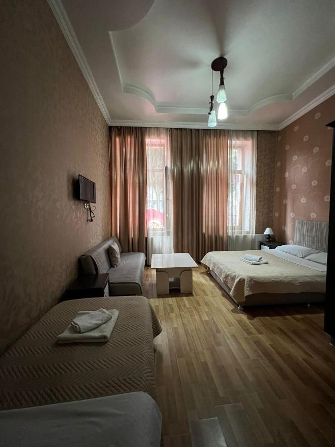 Hotel Albatros Batoumi Extérieur photo