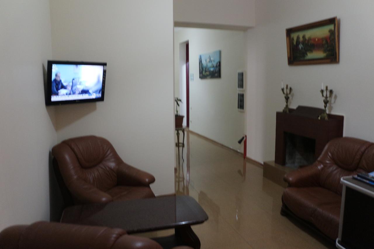 Hotel Albatros Batoumi Extérieur photo